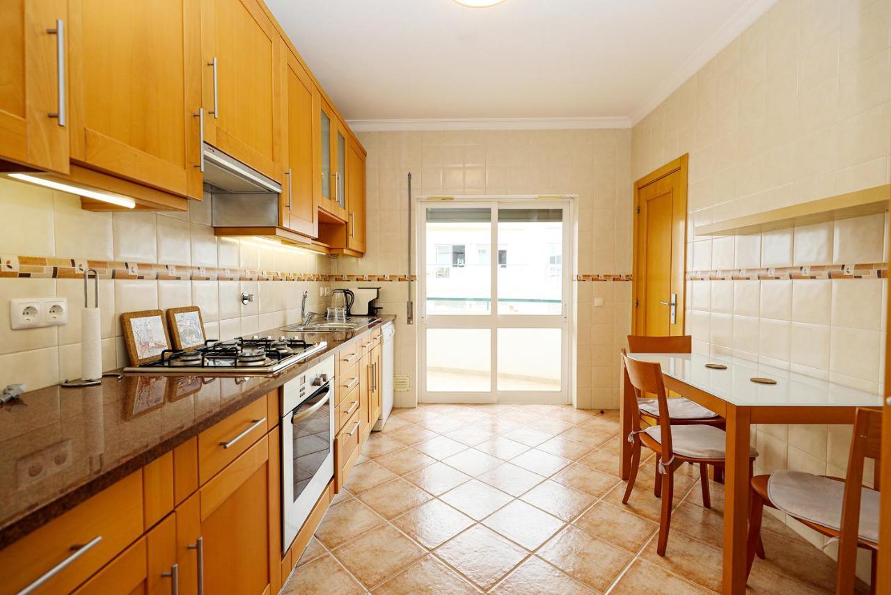 C03 - Gale Holiday Apartment In Lagos Luaran gambar