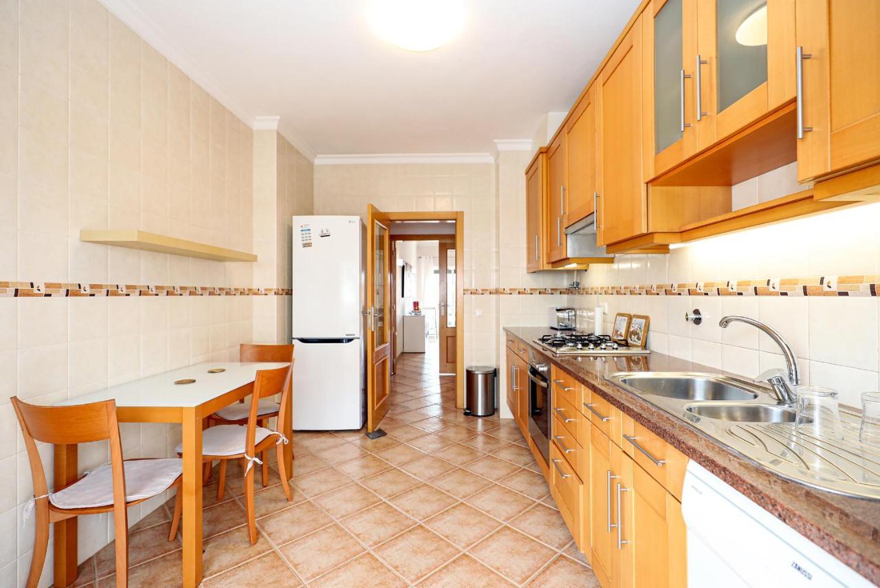 C03 - Gale Holiday Apartment In Lagos Luaran gambar