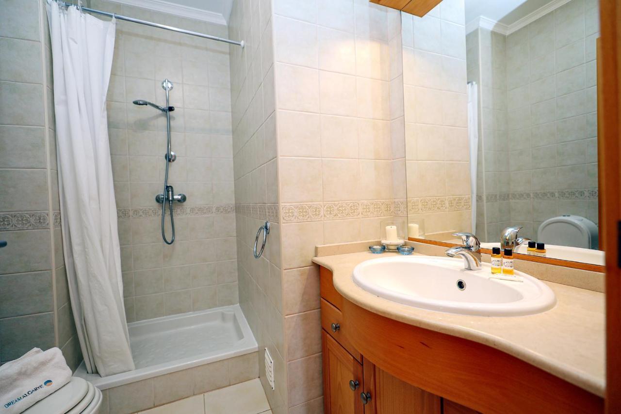 C03 - Gale Holiday Apartment In Lagos Luaran gambar